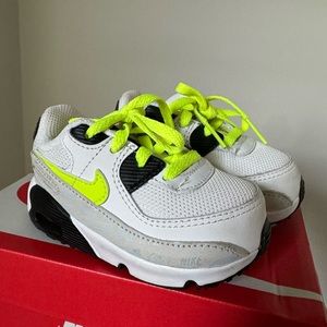 Nike Air Max 90 - Size 5C Baby/Toddler
OG Volt (2020) (TD) (Neon Green)